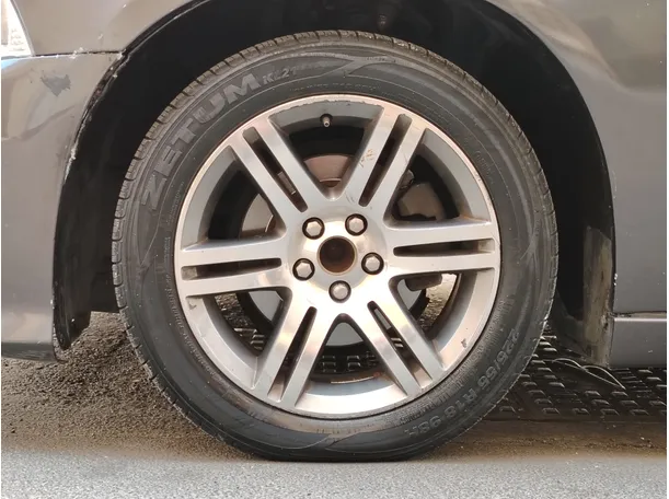 Car image 10
