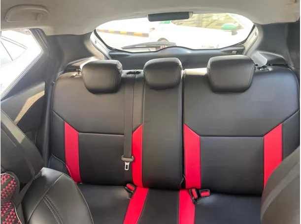 Car image 9