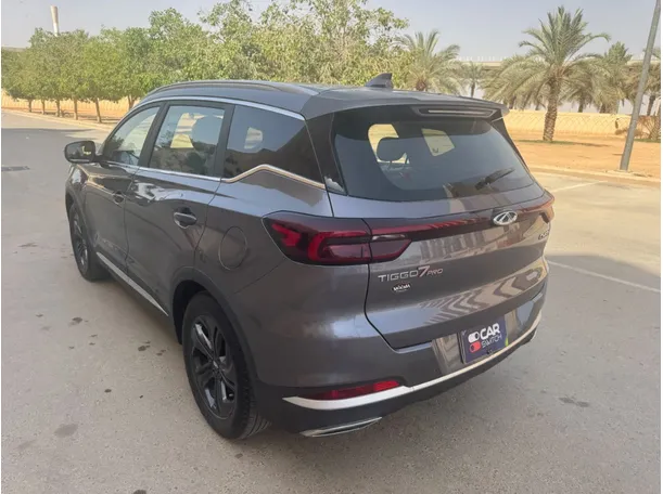 Car image 7