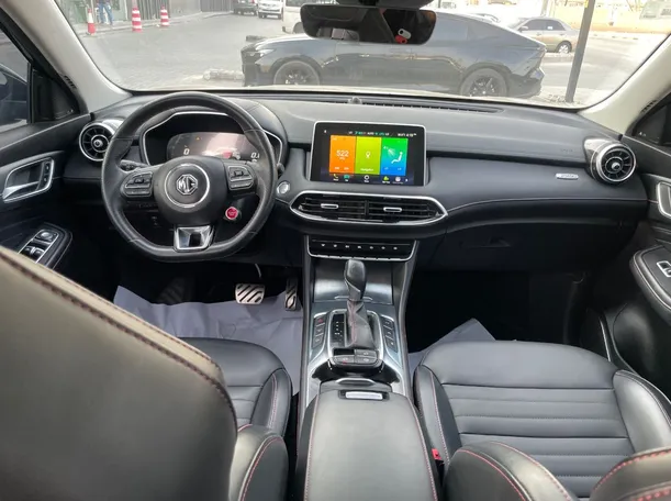 Car image 18