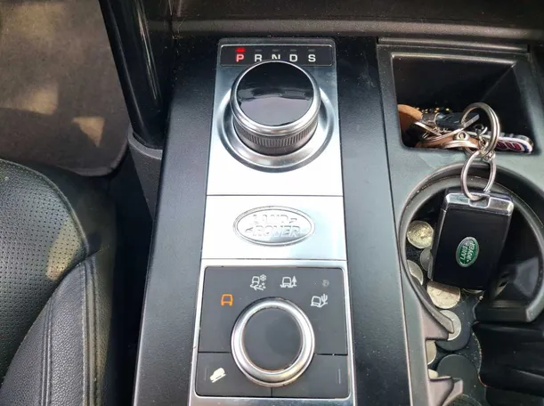 Car image 12