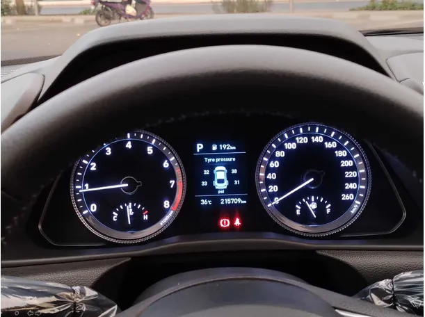 Car image 23