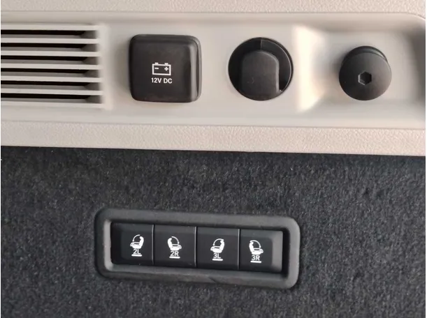 Car image 32
