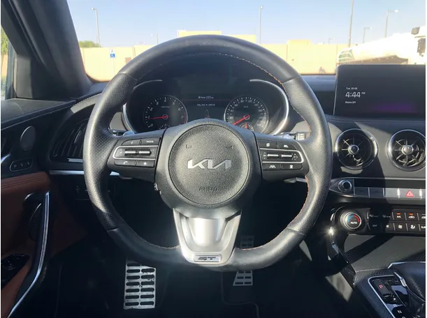 Car image 17