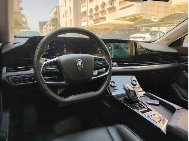 Car image 26