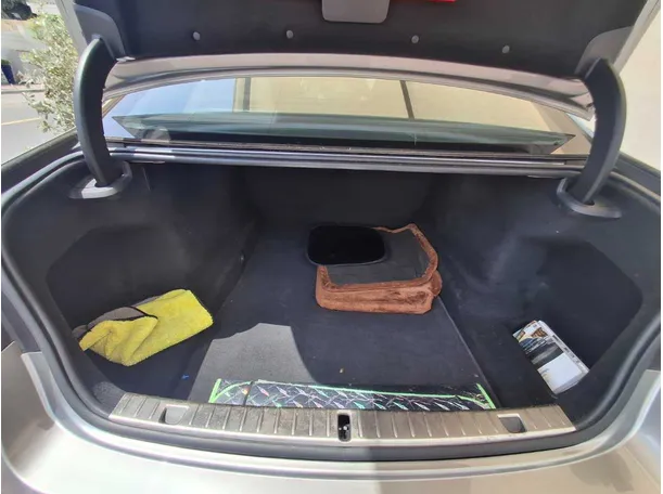 Car image 19