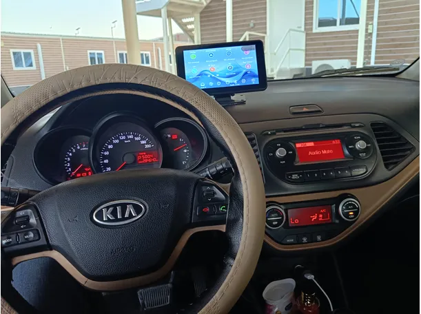 Car image 9