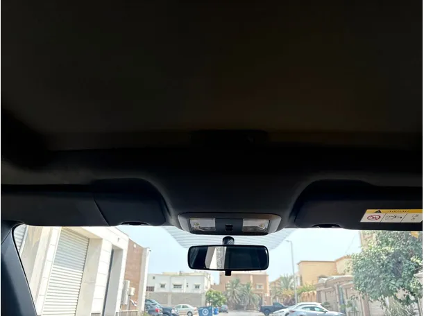 Car image 27