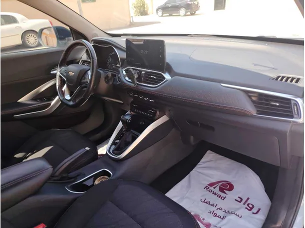 Car image 18
