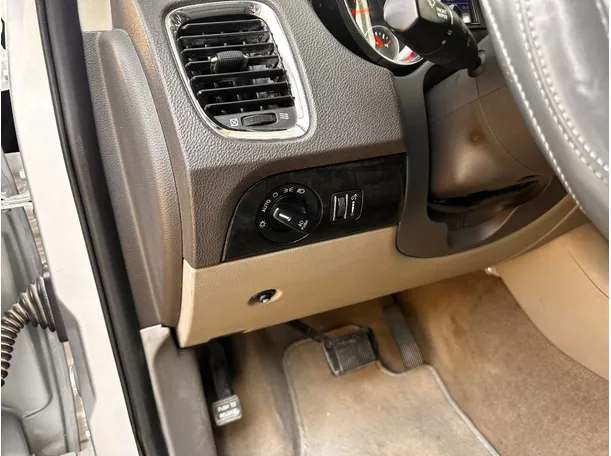 Car image 27