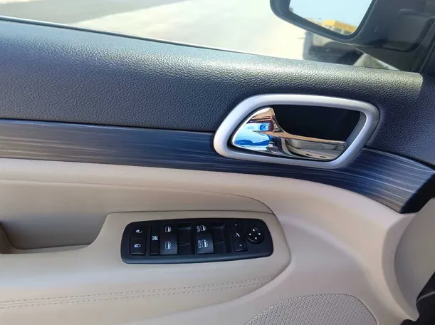 Car image 31