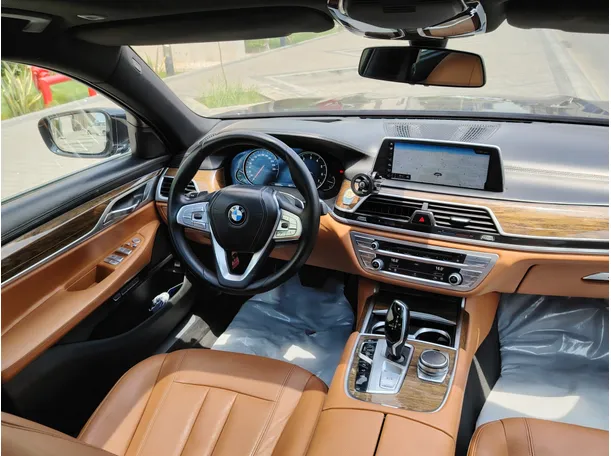 Car image 24