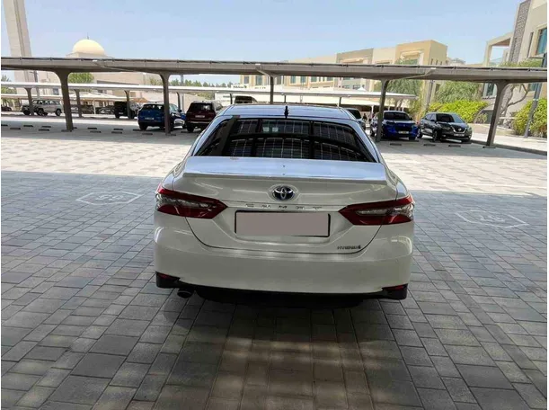 Car image 5