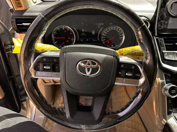 Car image 22
