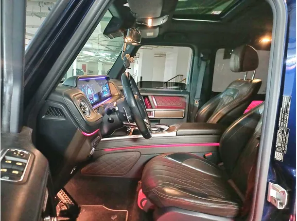 Car image 11