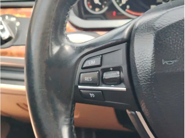 Car image 37