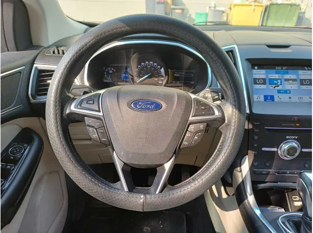 Car image 18