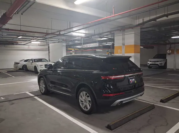 Car image 7