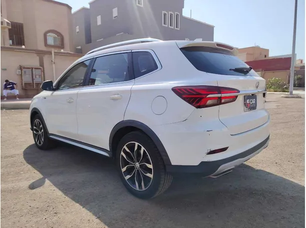 Car image 7