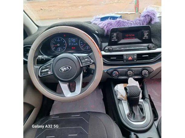 Car image 18