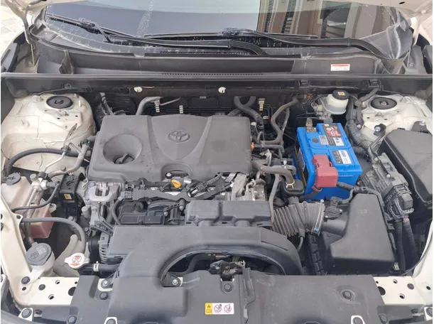 Car image 14