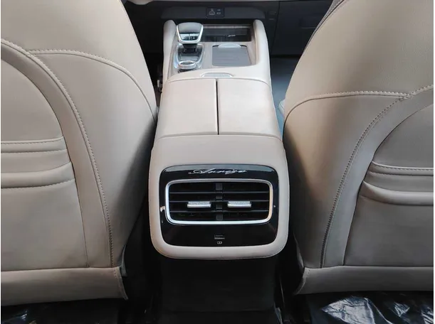 Car image 31