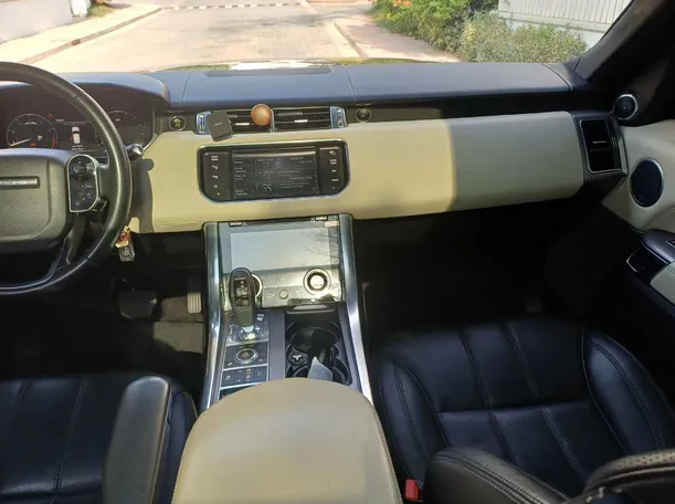 Car image 15