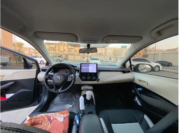 Car image 14