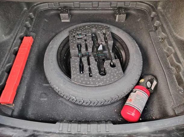 Car image 37
