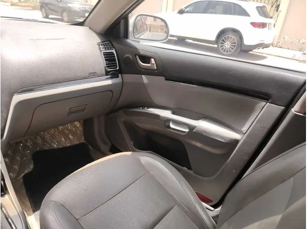 Car image 38