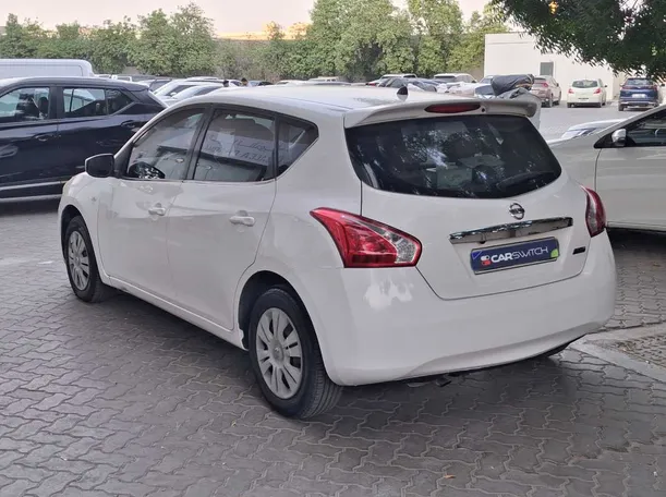 Car image 7
