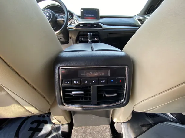 Car image 29