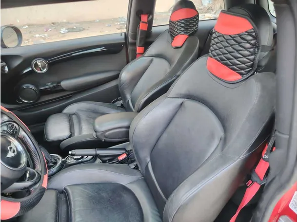 Car image 15