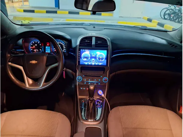 Car image 14