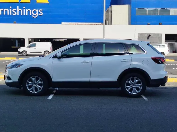 Car image 8