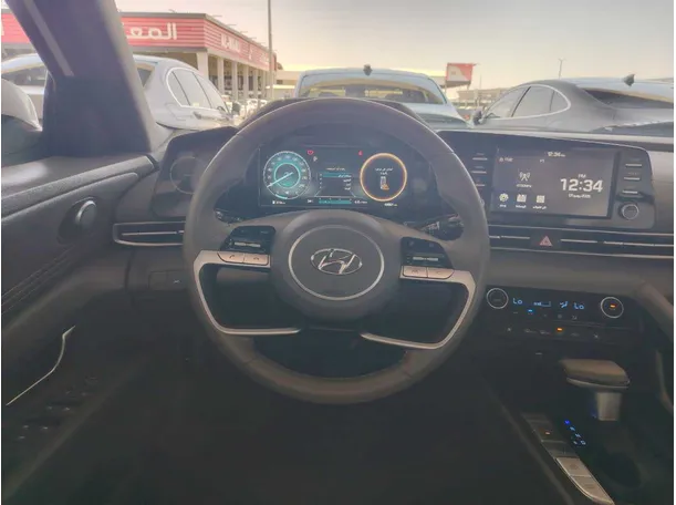 Car image 27