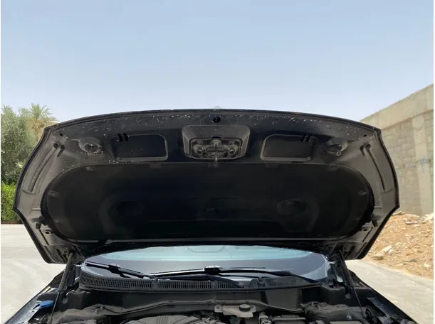 Car image 30