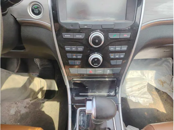 Car image 23