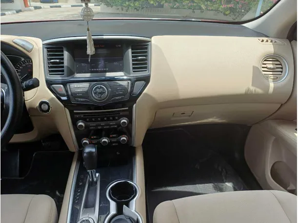 Car image 15