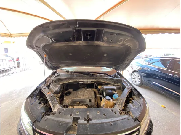 Car image 24