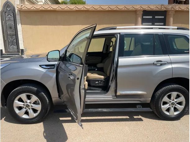 Car image 11