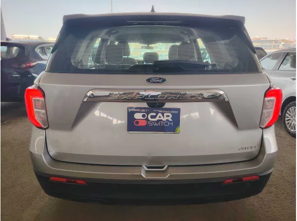 Car image 6