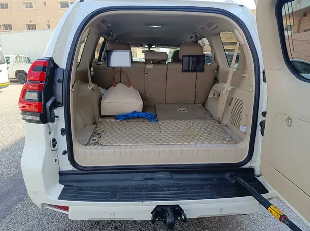 Car image 28
