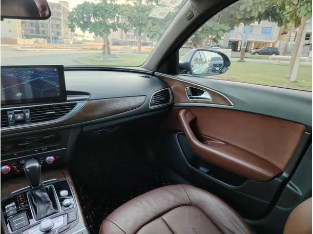 Car image 35