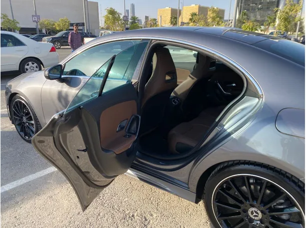 Car image 13