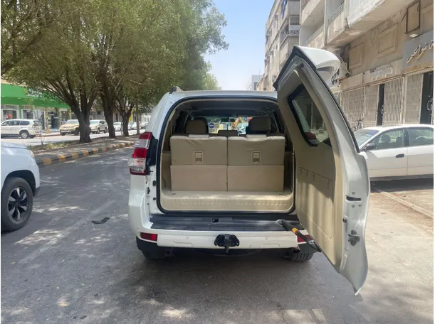 Car image 20