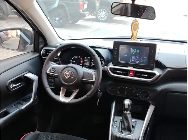 Car image 21