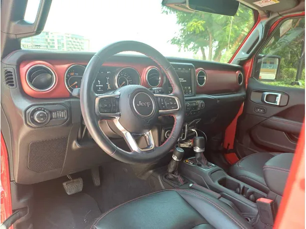 Car image 11