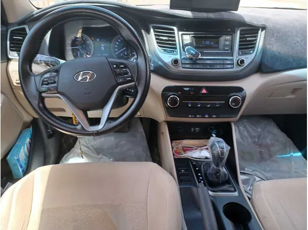 Car image 16
