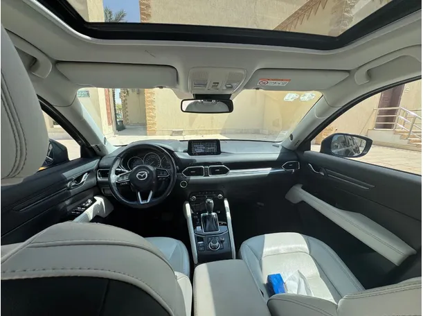 Car image 14